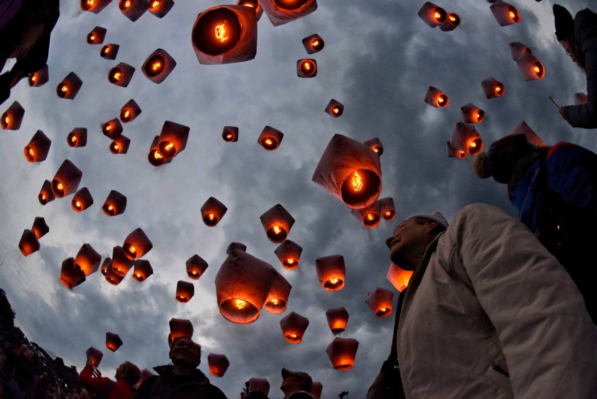 sky lanterns target