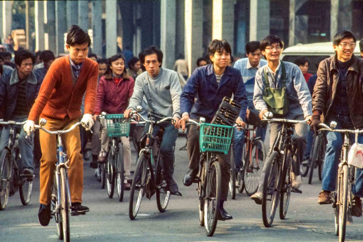 河南影像志——上世纪80年代河南省职业学校设计的中小学生校服
