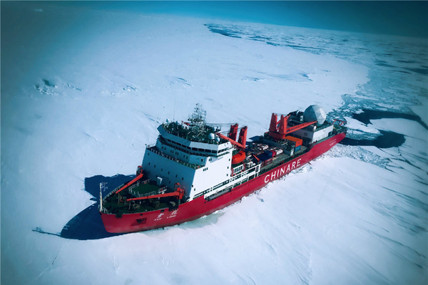 China's icebreaker Xuelong makes port call at Australia's Hobart