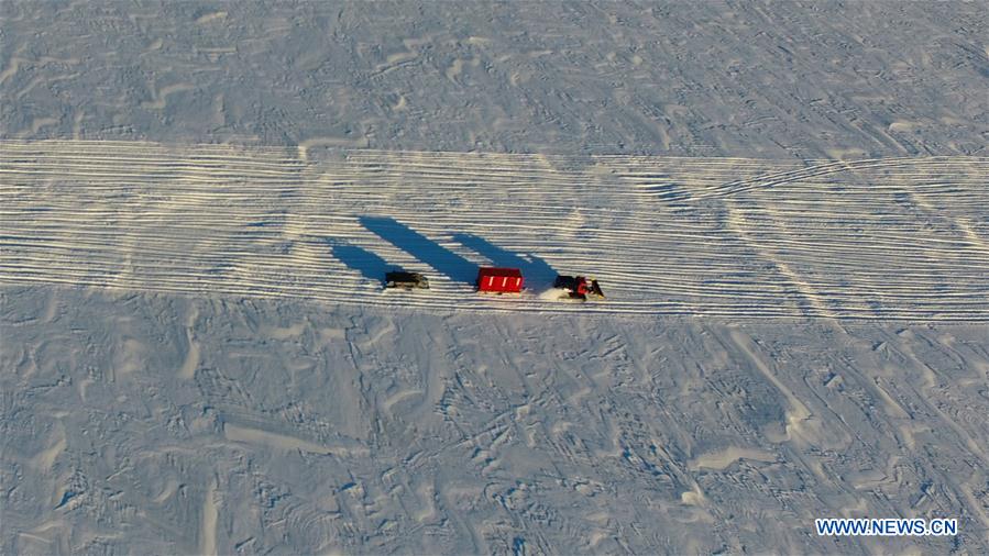 China's Antarctic research expedition team unloads supplies from icebreaker Xuelong