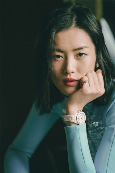 Chinese supermodel Liu Wen poses for fashion brand - Chinadaily.com.cn