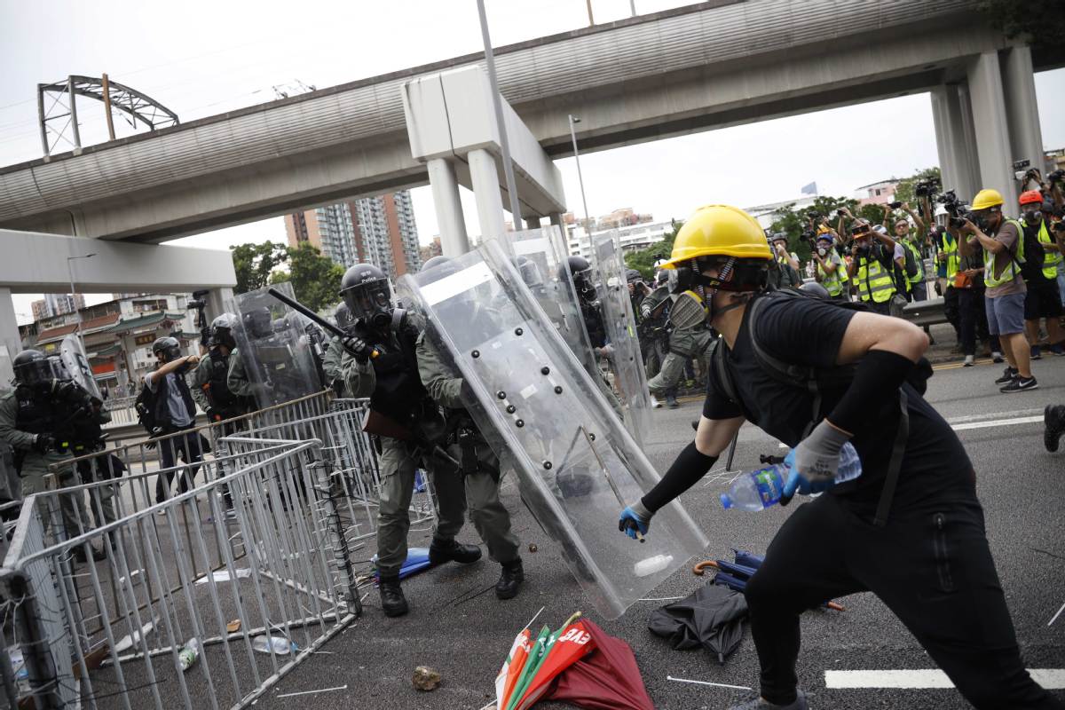 Unlawful rally turns radical in Hong Kong