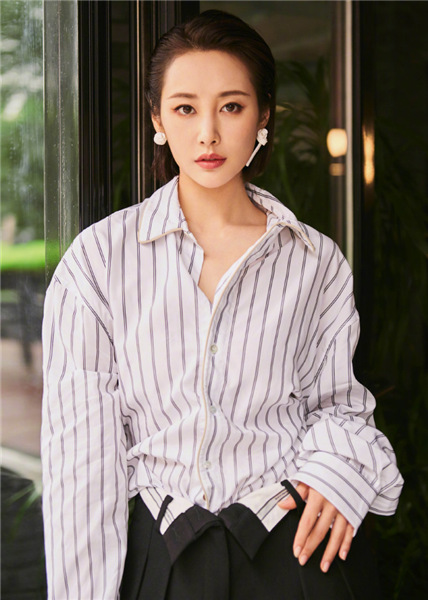 Actress Li Chun releases new photos - Chinadaily.com.cn