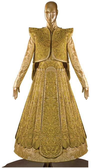 Guo Pei, Fashion In Motion at the Victoria & Albert Museum. This