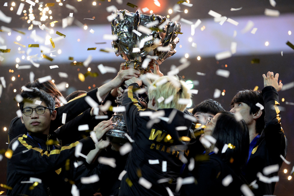 Chinese team FPX scoops League of Legends World title