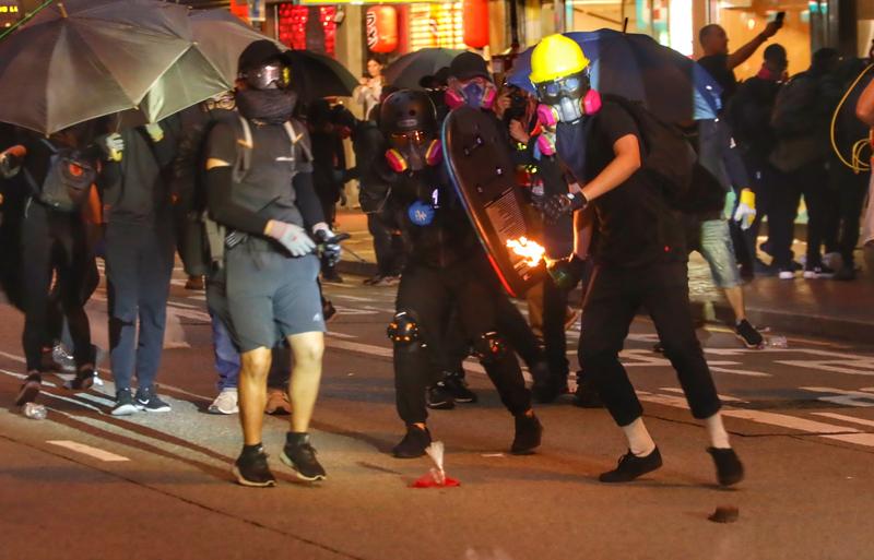 Public urged to avoid violence in face of New Year protest in HK