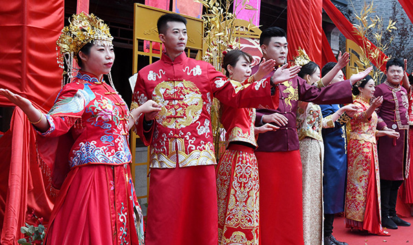 Traditional Chinese weddings back in vogue 