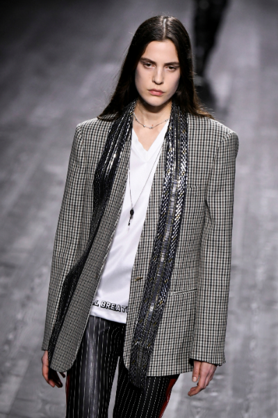 Louis Vuitton Paris Menswear Ready to Wear Autumn Winter Fur wrap
