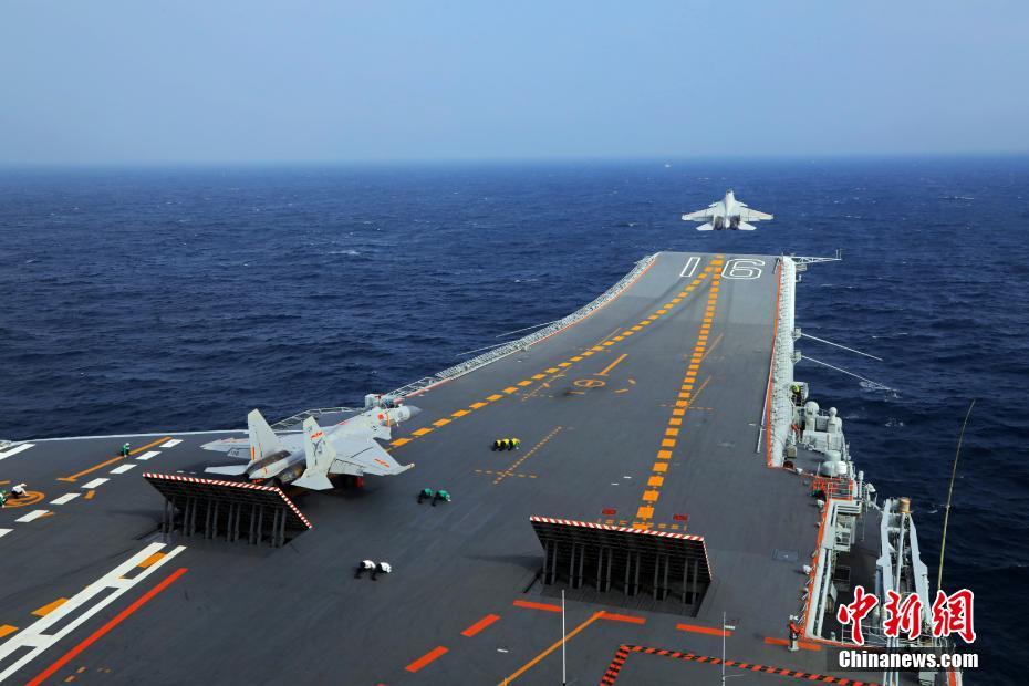 Aircraft carrier conducts routine training in South China Sea