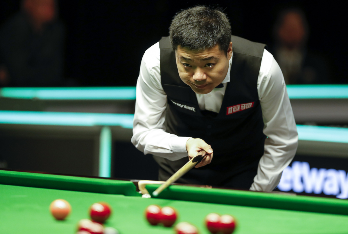 Chinese snooker ace Ding withdraws from Tour Championship