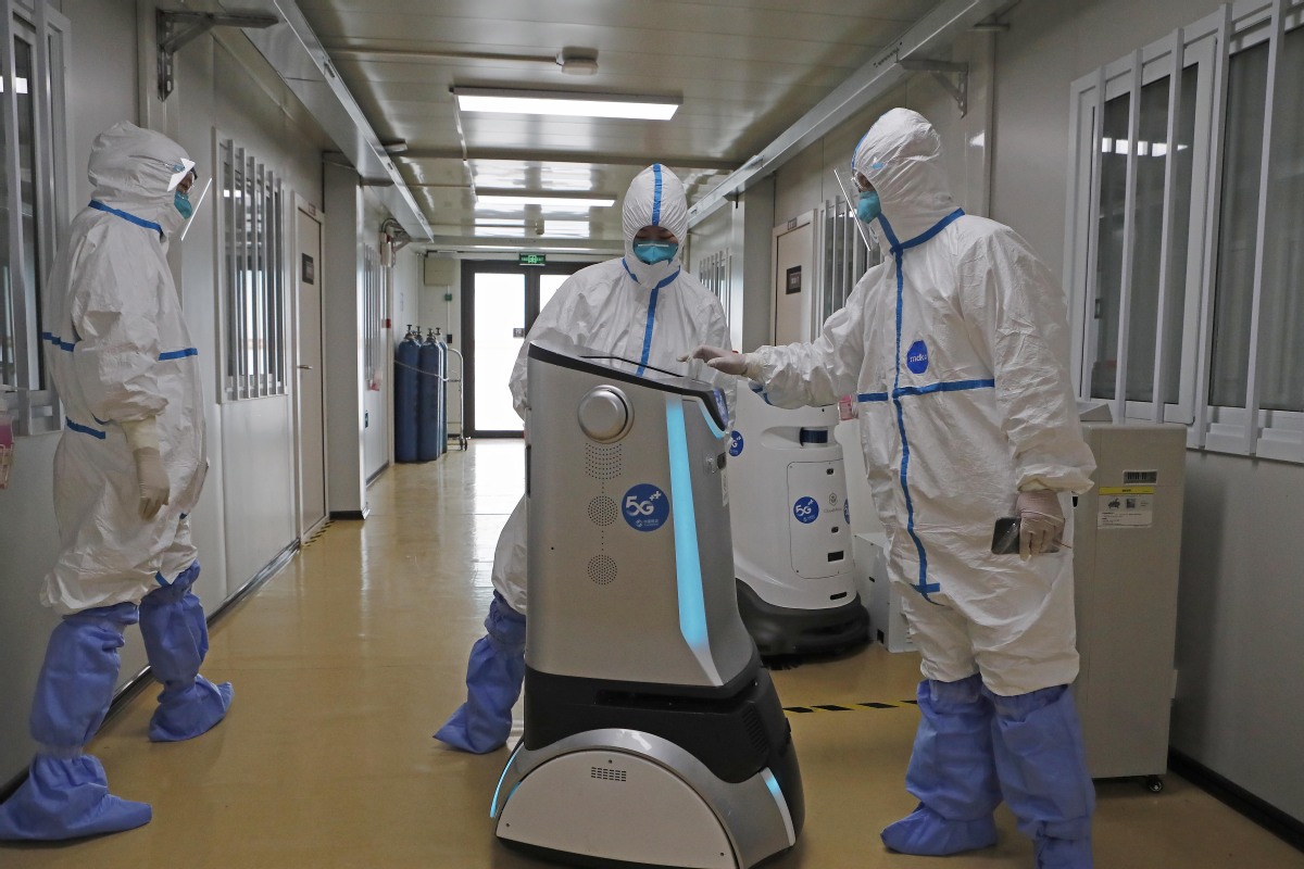 Автономные лечебные учреждения. Медицинские роботы. Автономные медицинские роботы. Медицинские роботы будущего. Робот медицинский помощник.