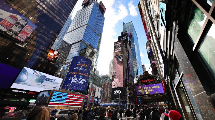 Times Square minus masses - Vimarsana News