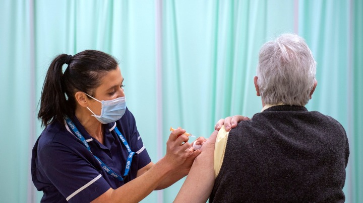 NHS aims to vaccinate 15 million in five weeks - Vimarsana News
