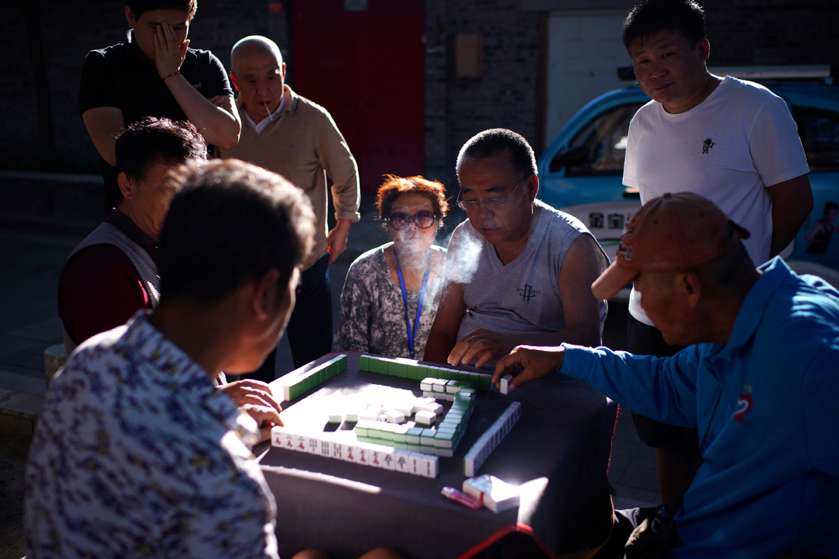 Mahjong game set, smoke