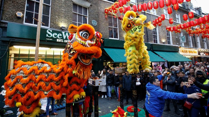 Chinese in UK find ways to celebrate despite lockdown - Vimarsana News