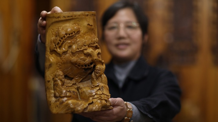 Craftswoman revitalizes bamboo carving from mountain village - Vimarsana News