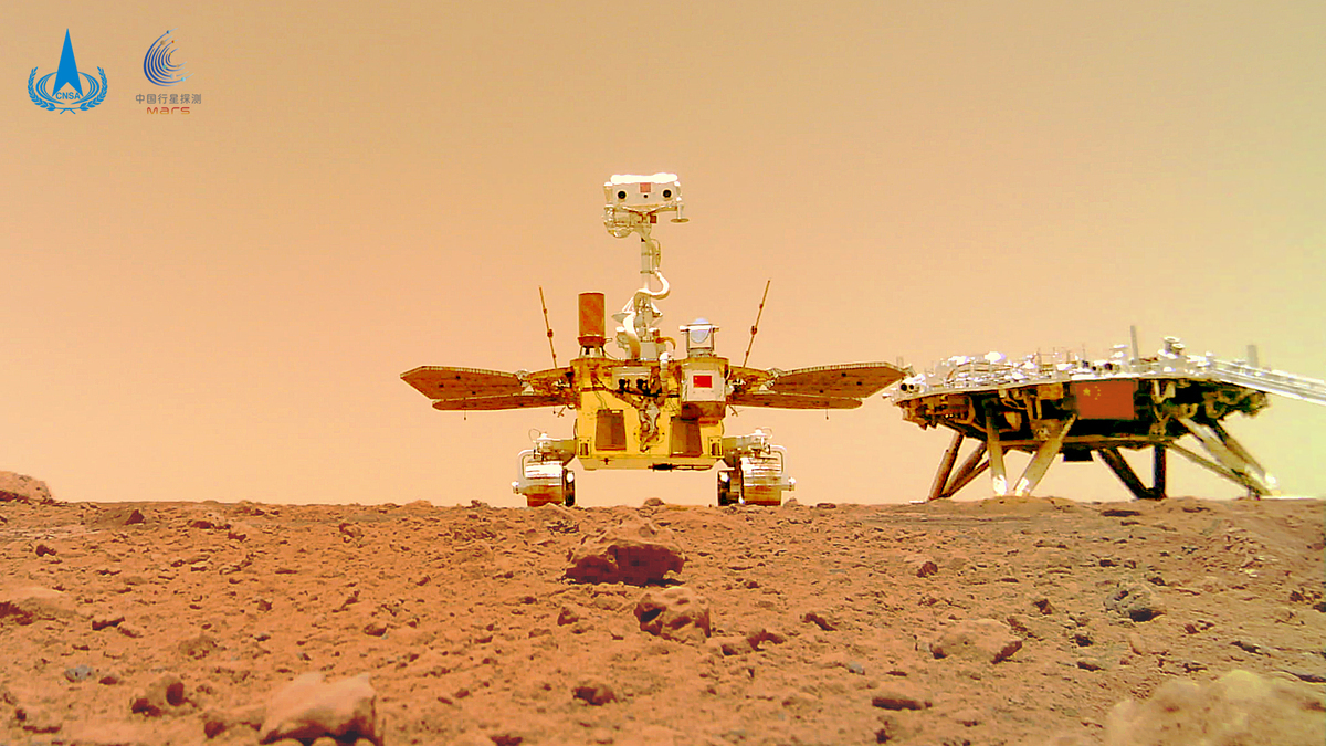 mars rover Zhurong图片