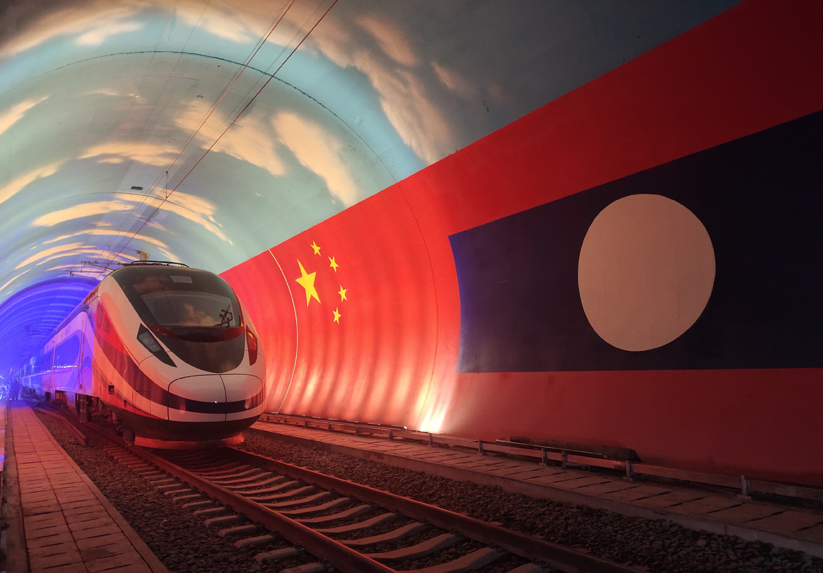 Bullet train for China-Laos railway arrives in Vientiane - Chinadaily.com.cn