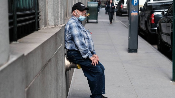 9,000 unvaccinated NYC workers put on unpaid leave - Vimarsana News