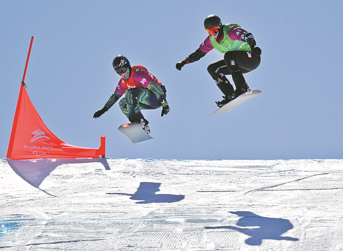 mens snowboard cross sb-ll2 quarterfinals at genting snow park