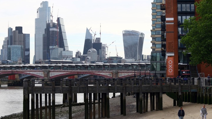 UK finance sector donates big sum to political parties - Vimarsana News