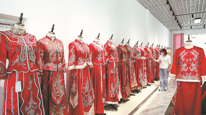 Prospects rosy for Anhui wedding dress industry - Vimarsana News