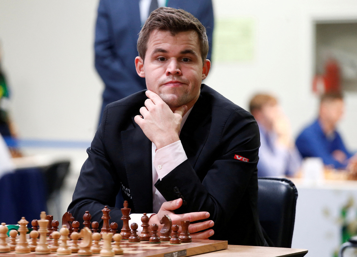 Five-time World Champion Magnus Carlsen resigns after one move against Hans  Niemann, teen at centre of chess controversy