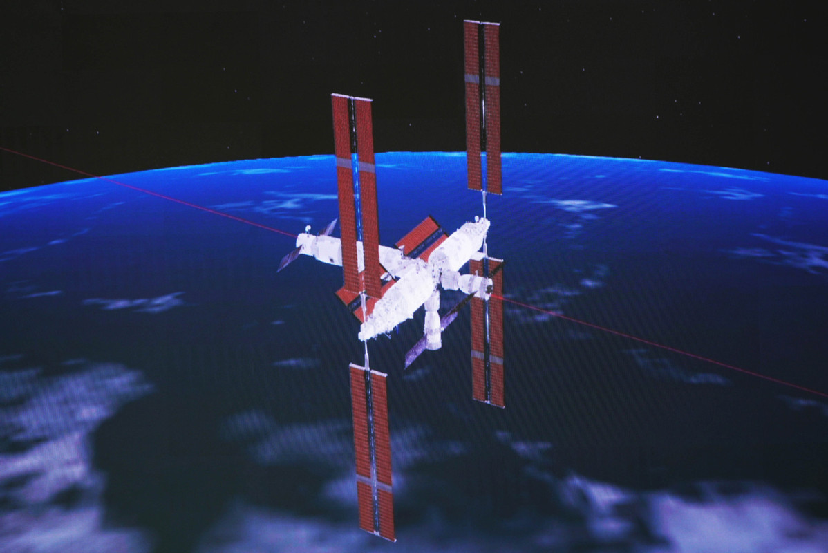 China's Shenzhou XV manned spaceship docks with space station combination -  