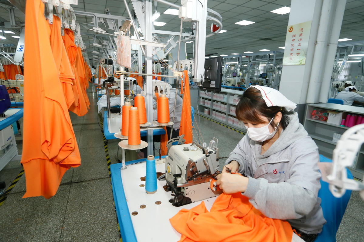 Chinese companies busy with overseas orders 