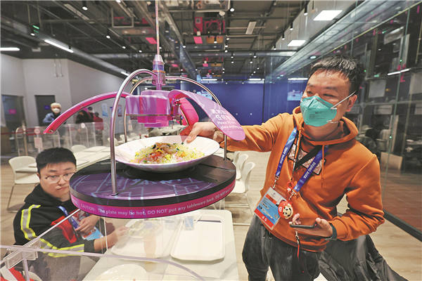 Robot Jadi Pelayan Restoran di Wuhan-Image-5
