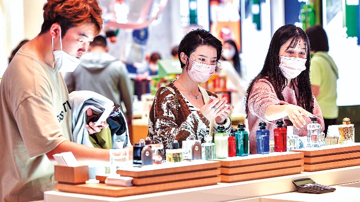 Duty-free shopping heats up in tropical province - Vimarsana News