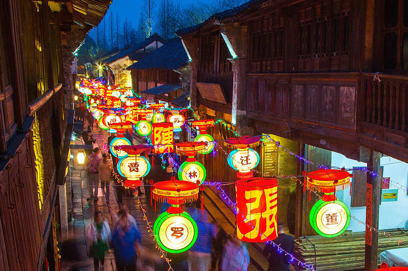 Kota Kuno Wuzhen Gelar Pesta Imlek di Atas Air-Image-4