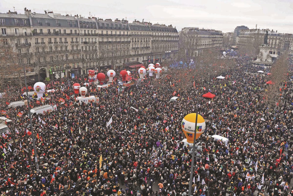 French strikes fight pension reform World