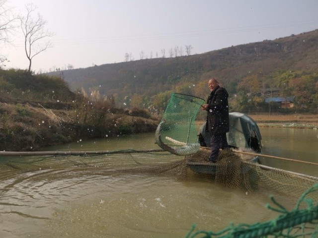 Fishermen catch new breaks after Yangtze ban