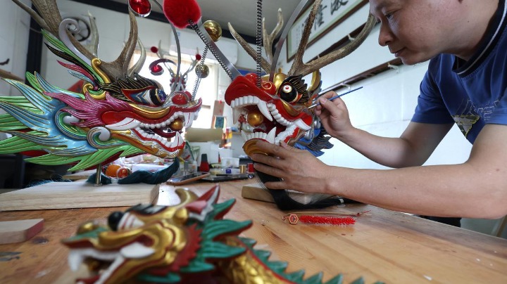 Factory rushes to fill dragon boat orders - Vimarsana News