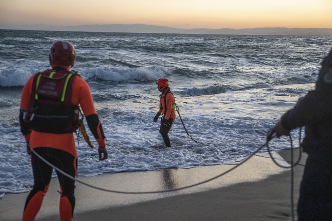Coastguard rescues more migrants off Italy's coast