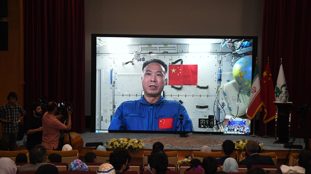Feature: Pakistani students learn about space sciences in live conversation with Chinese astronauts - Vimarsana News