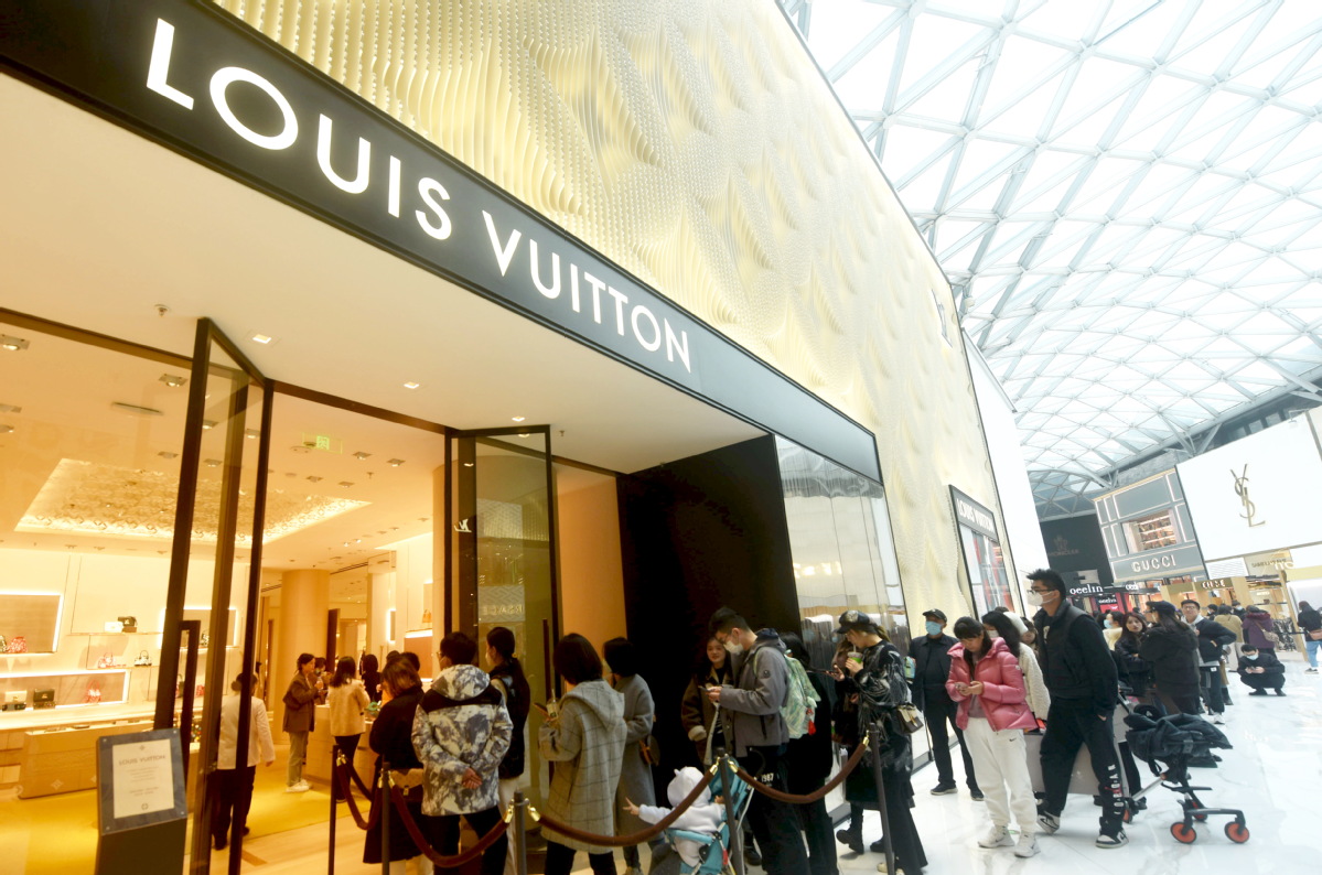 As LVMH Q1 Sales Rise 17%, China's Rebound Seeds Stellar Expectations For  Luxury