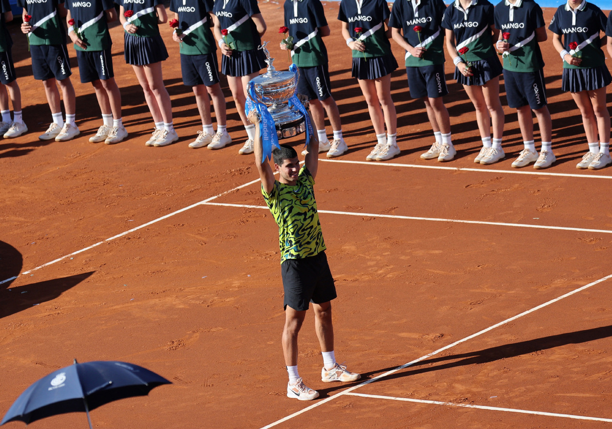 Alcaraz follows Nadal as repeat Barcelona Open champion