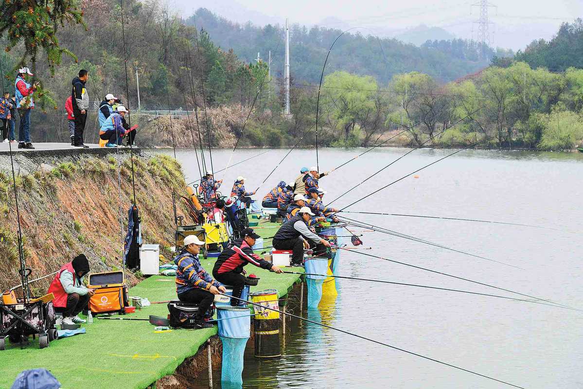 Chinese fishing baits trend in market; artificial baits catch even