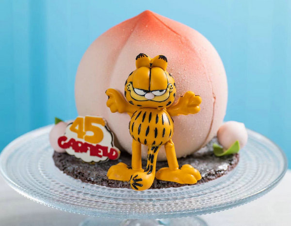 Enesco Jim Davis Garfield The Cat Ceramic Figurine Happy Birthday Cake |  eBay