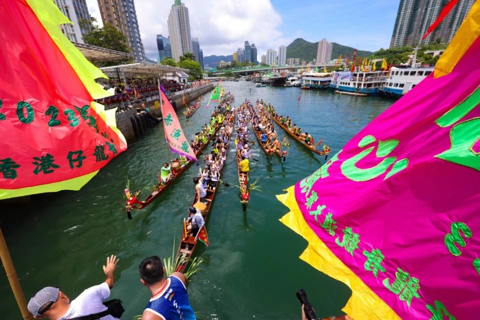 Dragon boat races held in Hong Kong - Chinadaily.com.cn