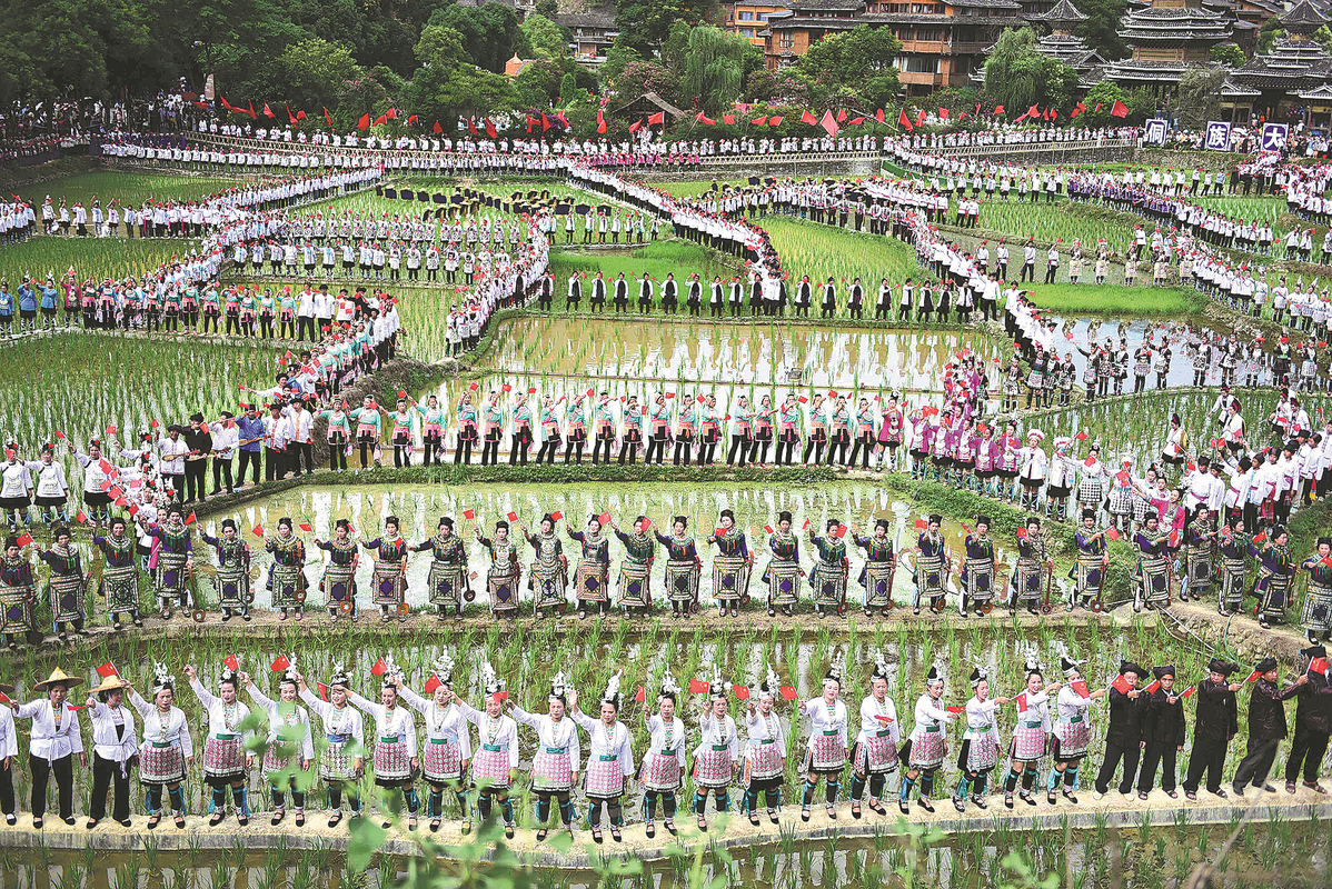 Grand song in tune with villagers' traditional lives