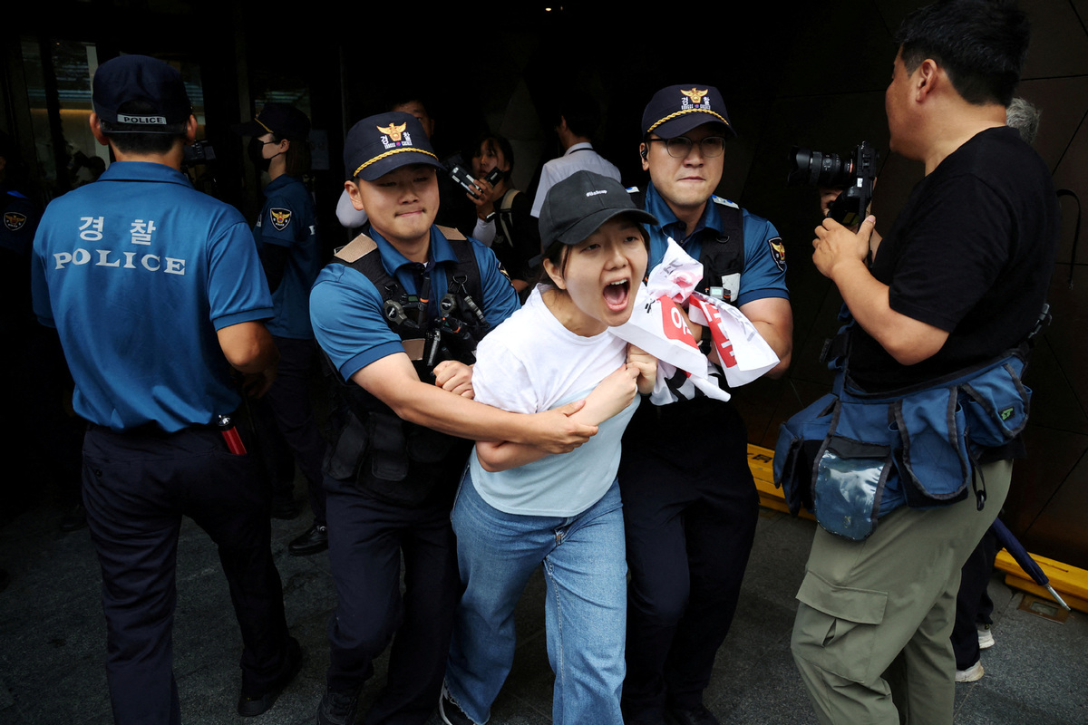 16 Student Protesters Arrested In S Korea For Attempting To Enter 
