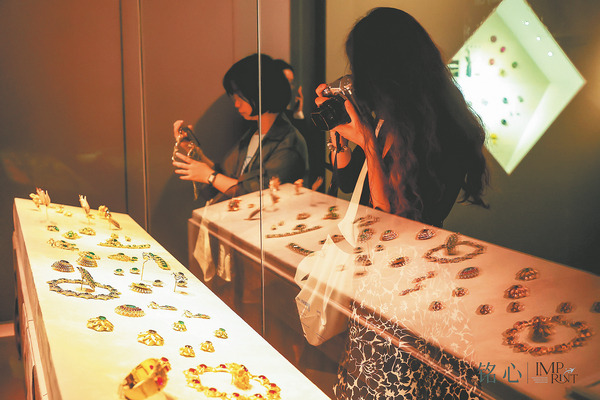 Exhibition brooches the subject of historic jewelry - Chinadaily.com.cn