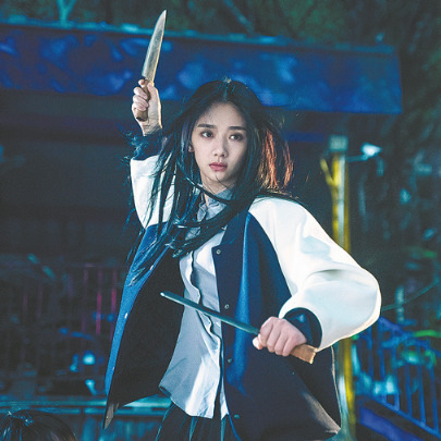 Wang Yinglu em still de cena como Feng Baobao