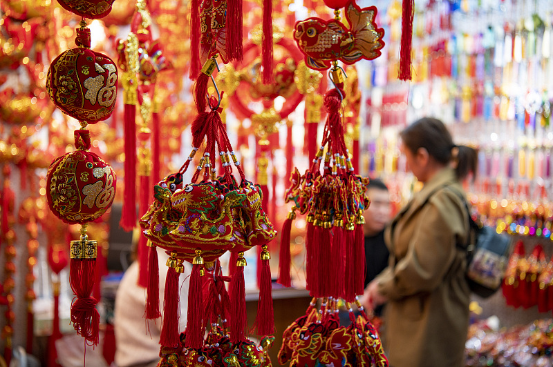 China's decoration market bustling for holidays - Chinadaily.com.cn