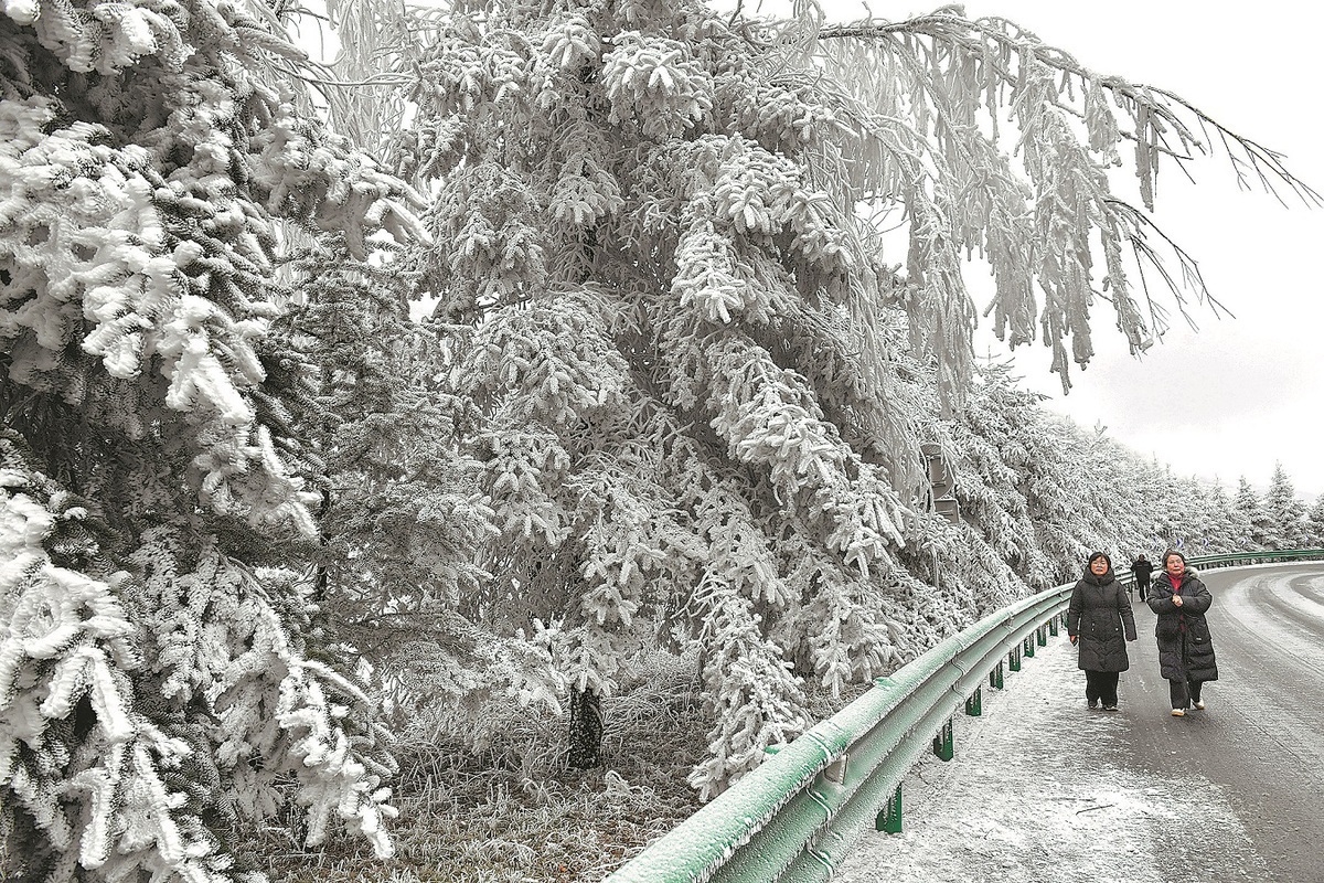 China's freeze begins to thaw as cold weather alert ends