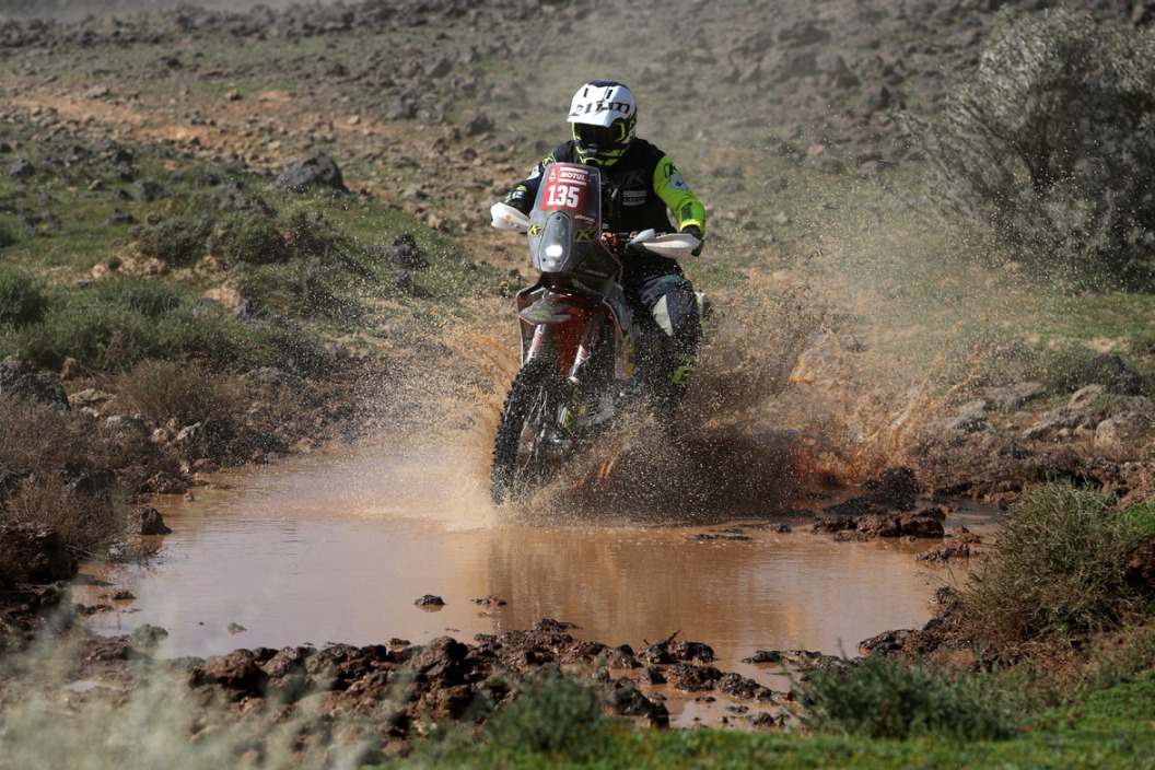 El motociclista español Carlos Falcón ha muerto tras resultar herido en el Rally Dakar
