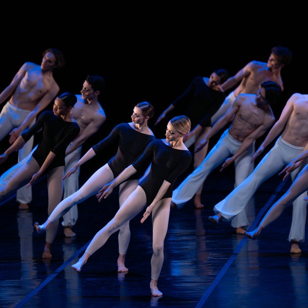 100％本物 未開封 BEJART BALLET LAUSANNE WORLD TOUR写真集（Istanbul アート・デザイン・音楽